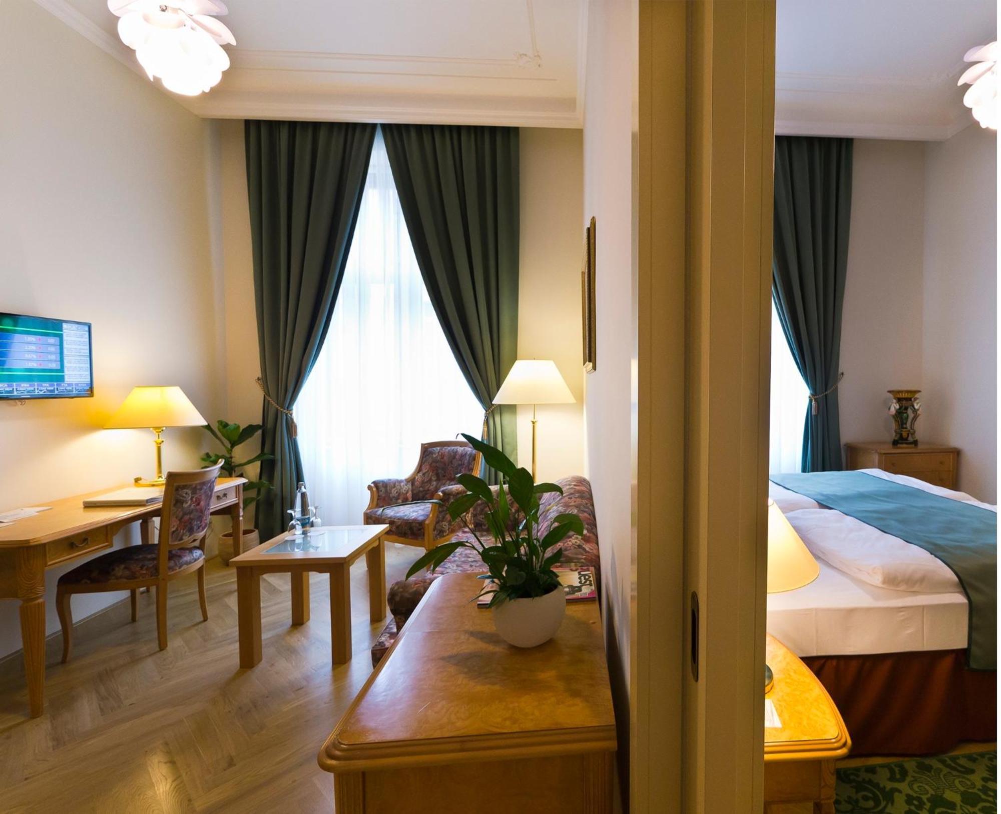 Grandhotel Ambassador Národní Dům Karlovy Vary Exterior foto